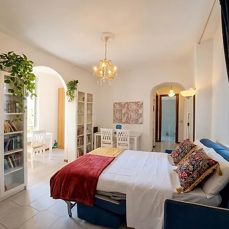 Apartman Moderno E Luminoso A Box Auto
