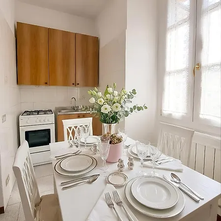 Apartman Moderno E Luminoso A Box Auto *